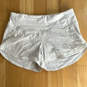 Lululemon Speed Up Low-Rise Lined Short white size 2